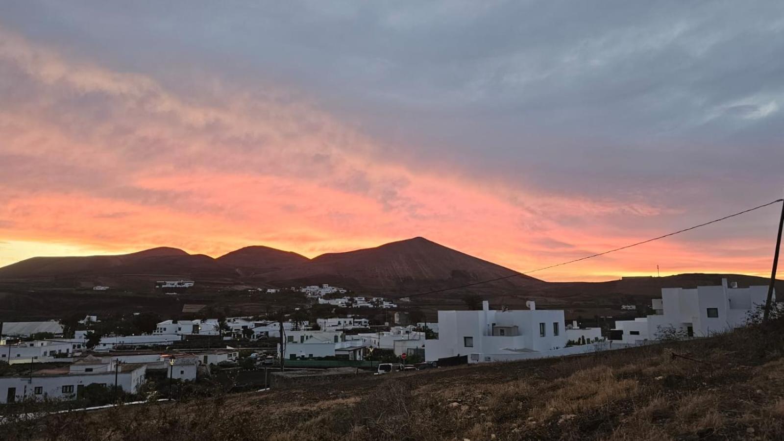 Tranquilidad Entre Volcanes Uga المظهر الخارجي الصورة